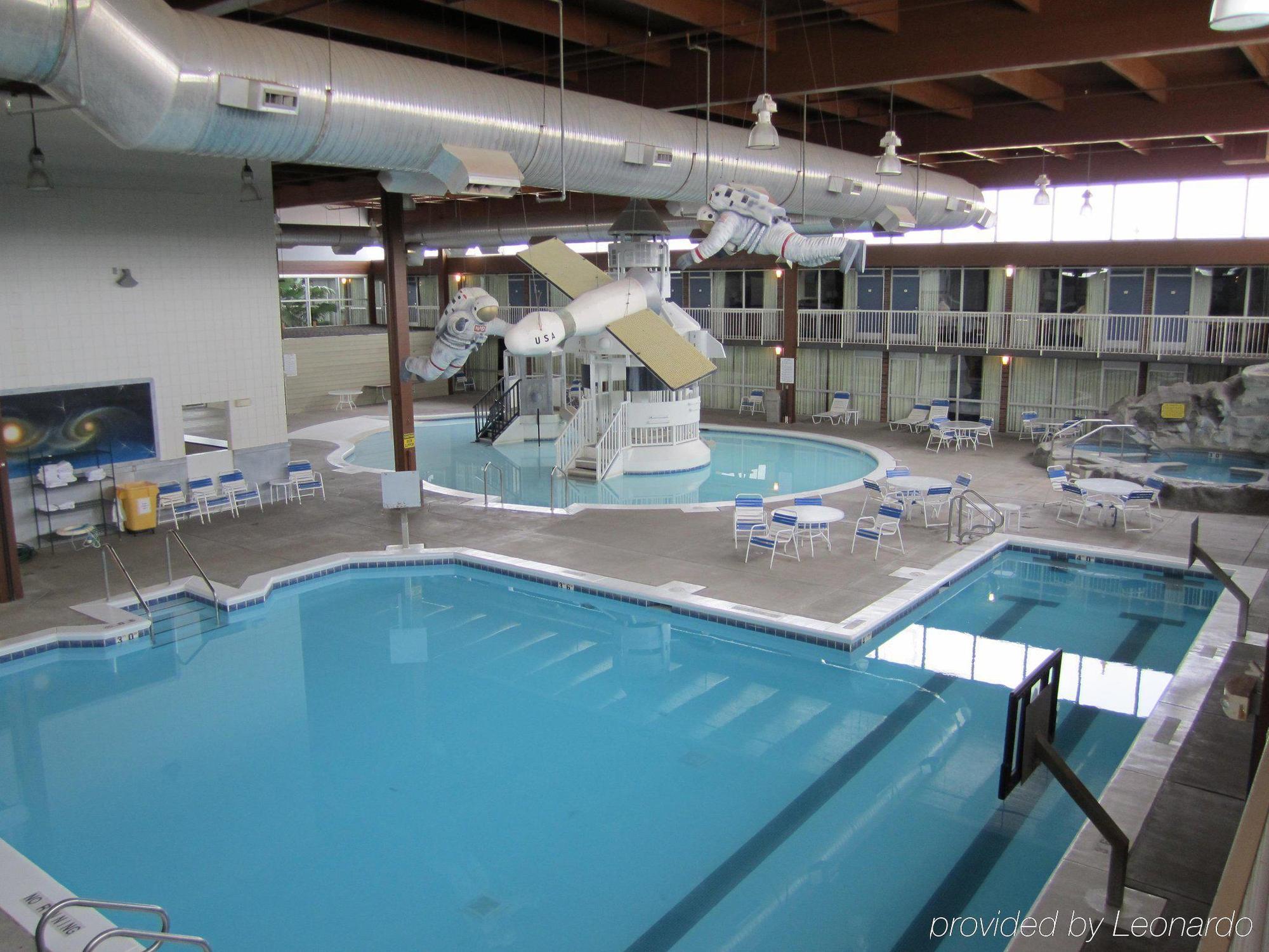 Atrium Hotel & Conference Center Hutchinson Exterior foto