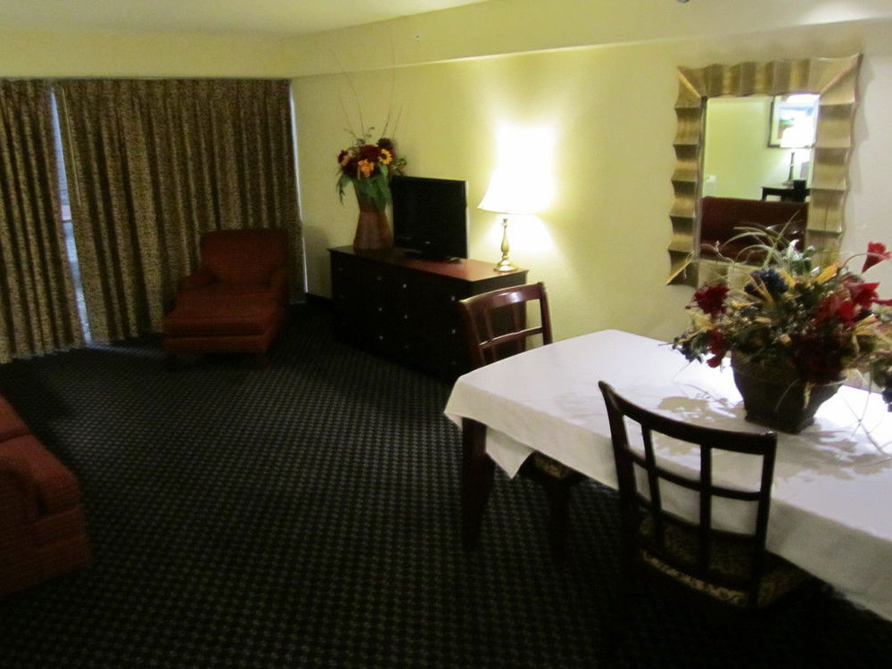 Atrium Hotel & Conference Center Hutchinson Zimmer foto